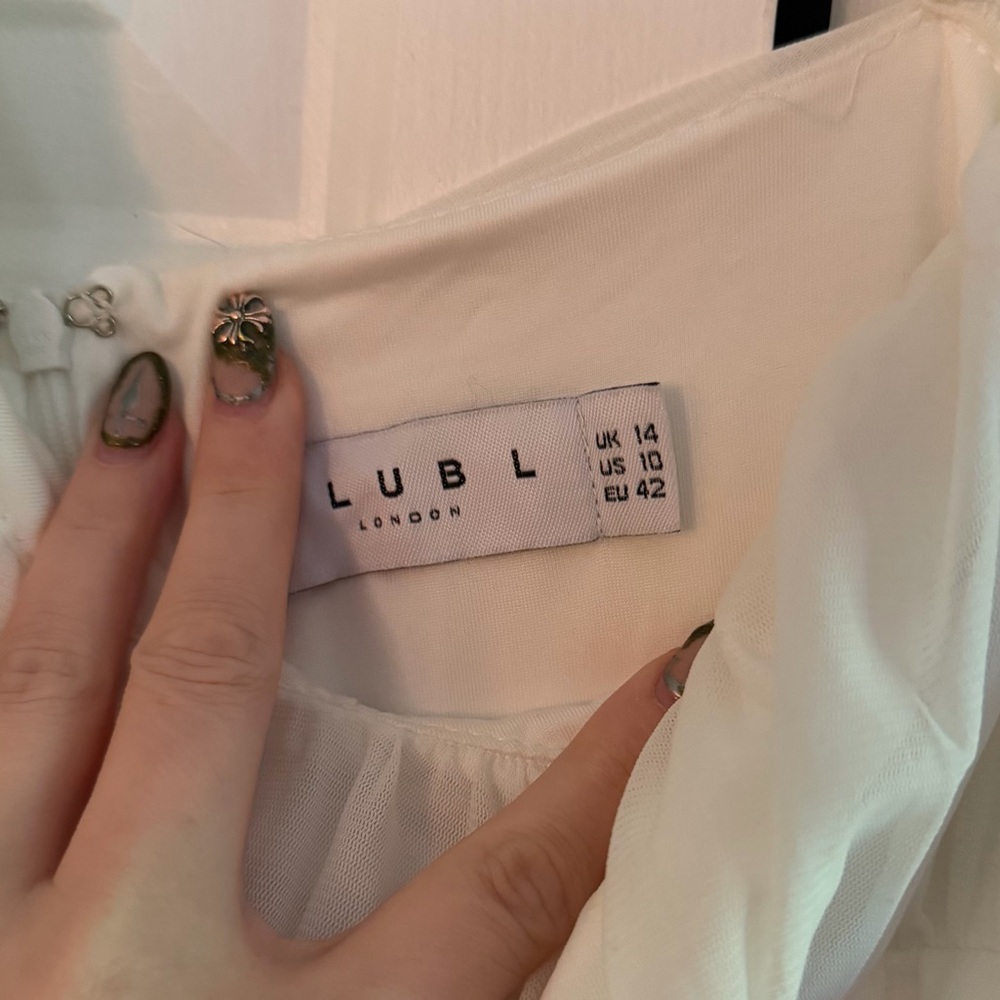Club L London white ruched dress - Picture 5 of 6